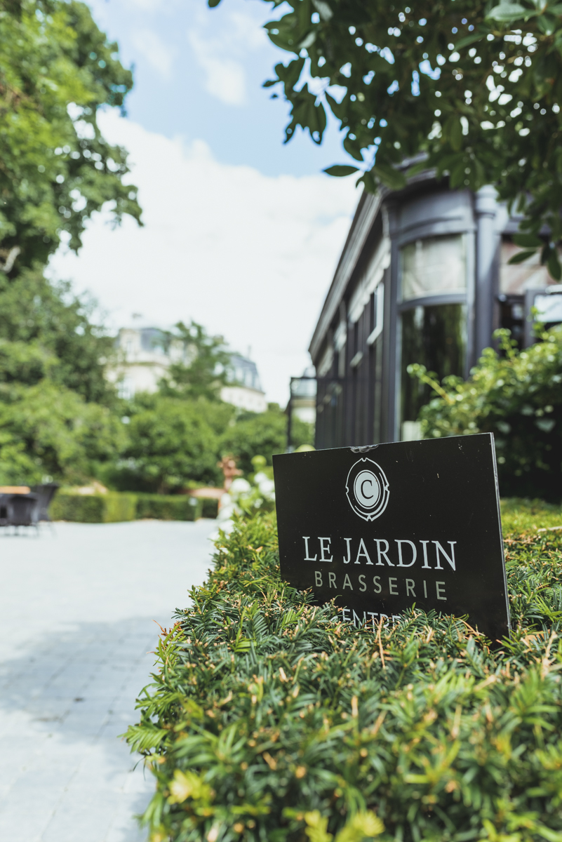 Le Restaurant vue sur la terrasse Domaine Les Crayères Reims Helene Guillet Photographe