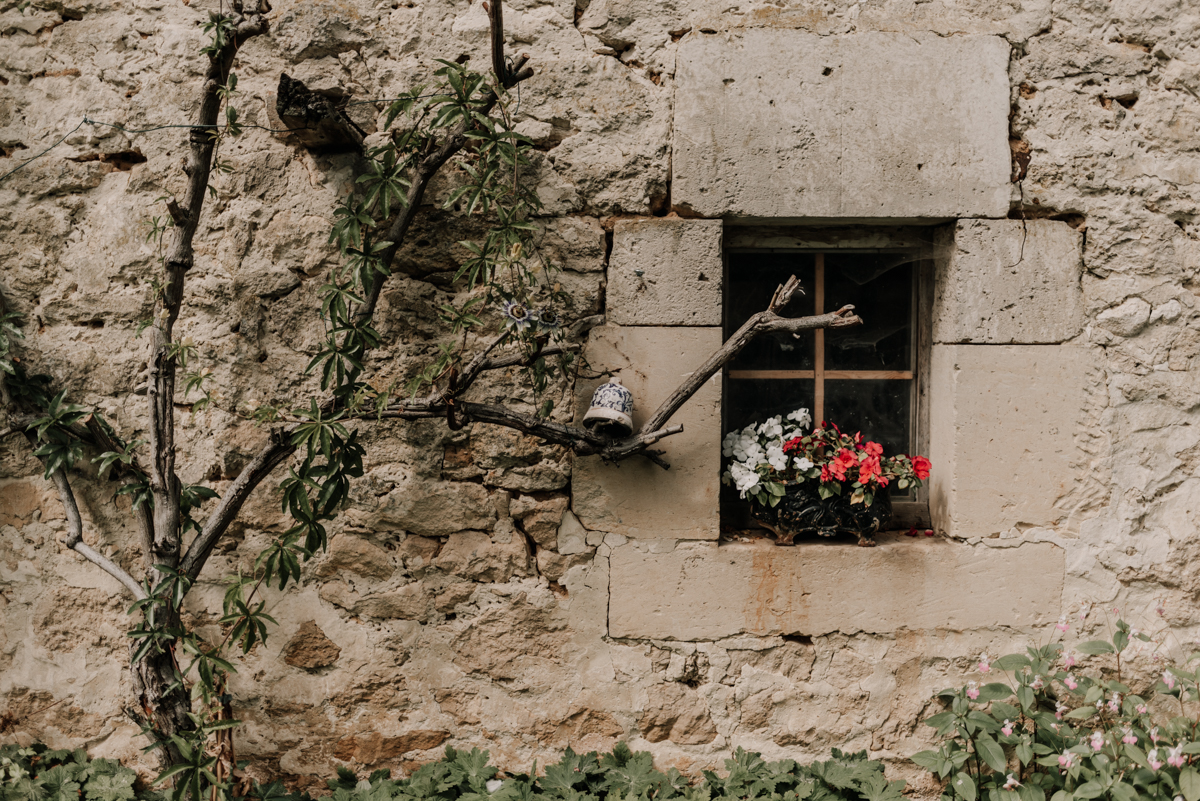 Mariage Moody, Clos de la robe