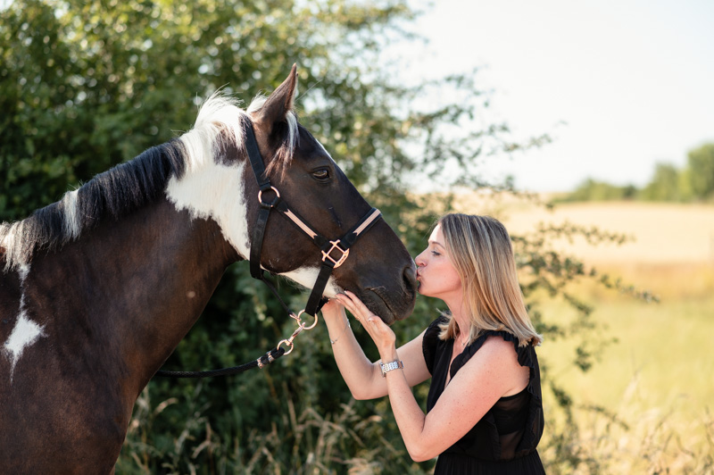 shooting cheval bisou sur le nez