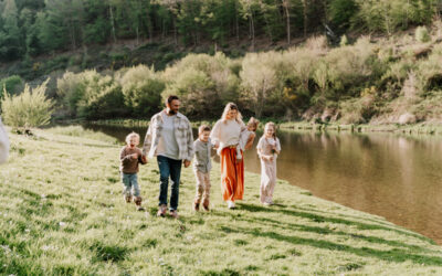 Séance photo en famille en pleine nature