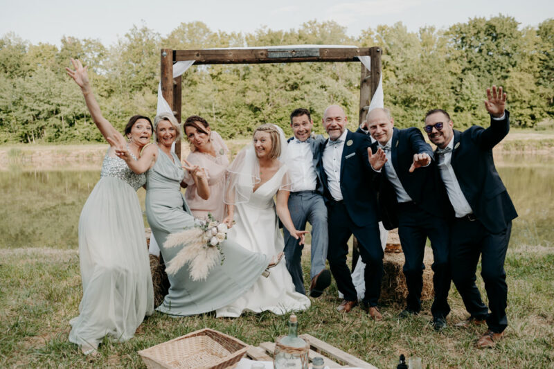 photo des mariés et des témoins lors d'un reportage mariage dans la marne