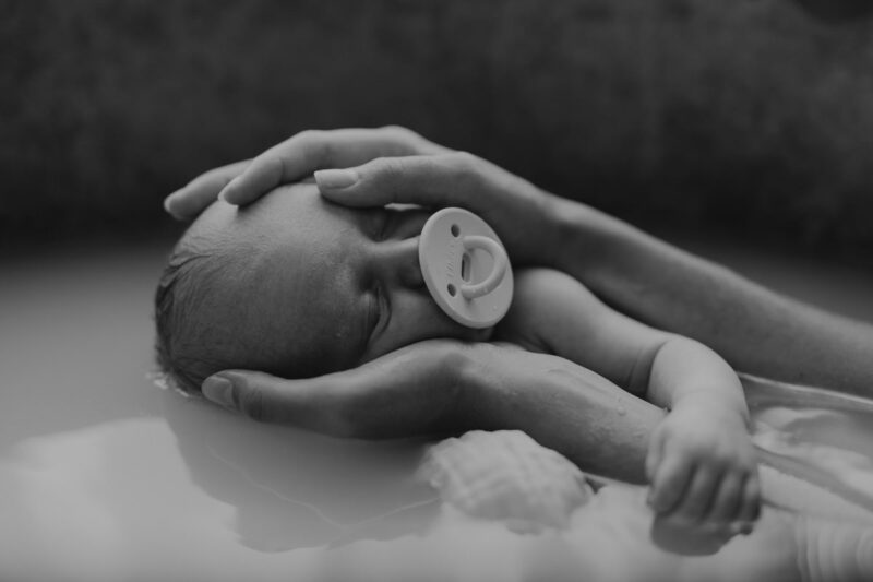 Séance photo bain bébé à Charly sur marne, près de La Ferte sous jouarre